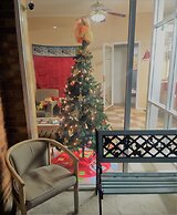 Grand View Plaza Inn & Suites