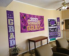 Grand View Plaza Inn & Suites