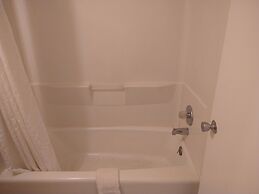 Grand View Plaza Inn & Suites