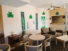 Grand View Plaza Inn & Suites