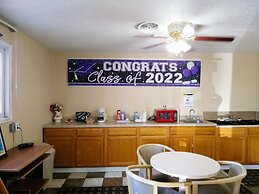 Grand View Plaza Inn & Suites