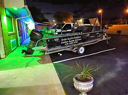 Grand View Plaza Inn & Suites