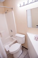 Grand View Plaza Inn & Suites