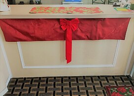 Grand View Plaza Inn & Suites