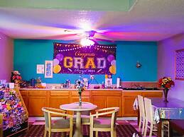 Grand View Plaza Inn & Suites