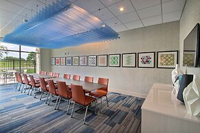 Holiday Inn Express & Suites Fond Du Lac by IHG