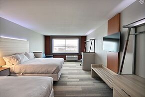 Holiday Inn Express & Suites Fond Du Lac by IHG