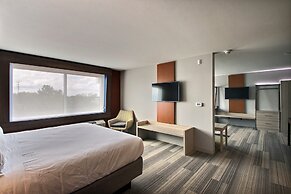 Holiday Inn Express & Suites Fond Du Lac by IHG
