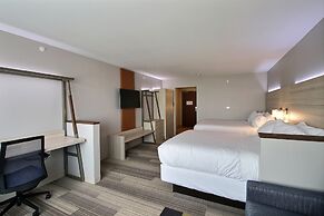 Holiday Inn Express & Suites Fond Du Lac by IHG