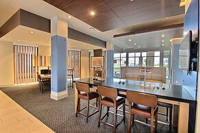 Holiday Inn Express & Suites Fond Du Lac by IHG