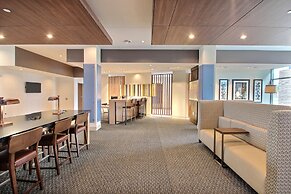 Holiday Inn Express & Suites Fond Du Lac by IHG