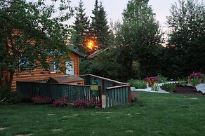 Pike's Waterfront Lodge