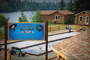 Pike's Waterfront Lodge