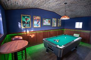 Pike's Waterfront Lodge