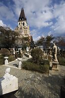 The Old England Manor