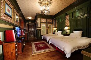 The Old England Manor