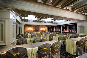 The Old England Manor