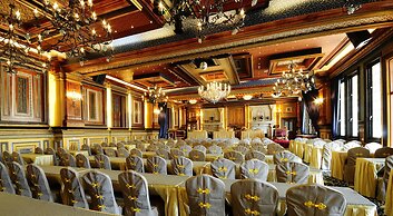 The Old England Manor