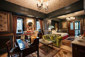 The Old England Manor