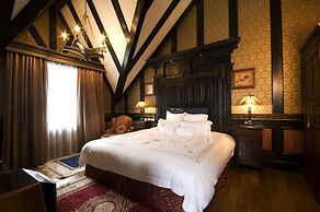 The Old England Manor