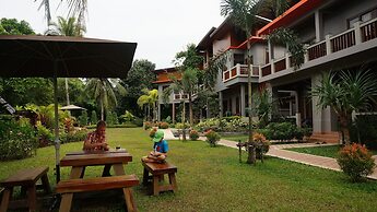 Lanta Intanin Resort