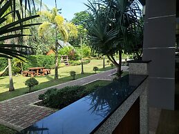 Lanta Intanin Resort