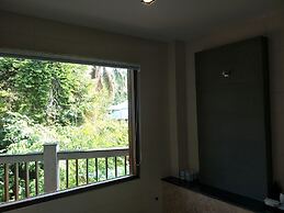 Lanta Intanin Resort