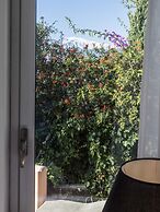 La Malandrina Apartments & Suites