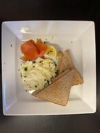 No.12 Hotel & Bistro