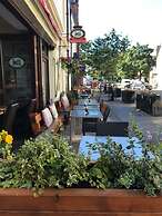 No.12 Hotel & Bistro