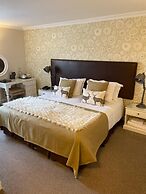 No.12 Hotel & Bistro