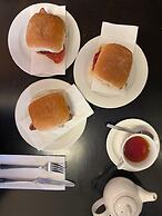 No.12 Hotel & Bistro