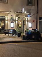 No.12 Hotel & Bistro