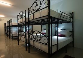 Plan B Hotel - Hostel