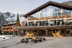 Grand Hotel Courmayeur Montblanc by R Collection Hotels