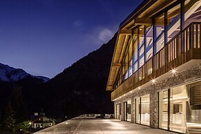 Grand Hotel Courmayeur Montblanc by R Collection Hotels