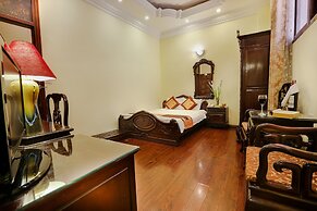 Hanoi Little Town Hotel