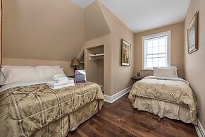 CastleView Inn by Elevate Rooms