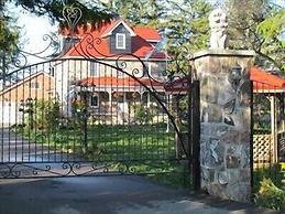 CastleView Inn by Elevate Rooms