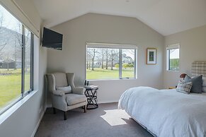 Craggy Range Luxury Vineyard Retreat