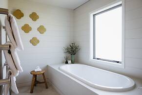 Craggy Range Luxury Vineyard Retreat