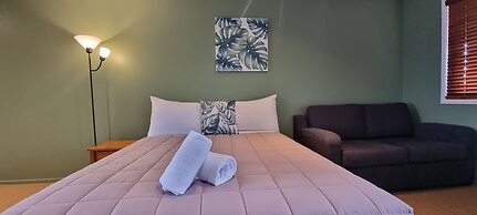 Canoe Safaris Lodge