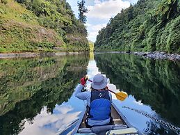 Canoe Safaris Lodge