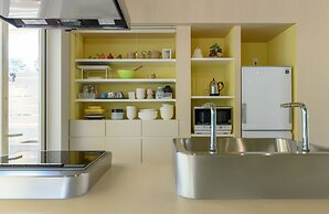 Holiday House Green Garden