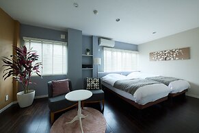 Holiday House Green Garden