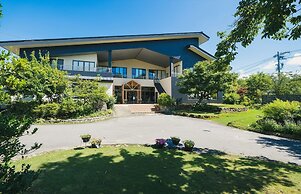 Holiday House Green Garden