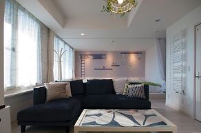 Holiday House Green Garden