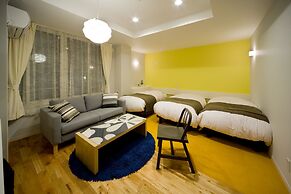 Holiday House Green Garden