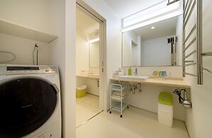 Holiday House Green Garden