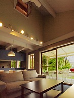 Holiday House Green Garden